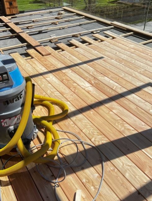 Holzboden f&uuml;r den Au&szlig;enbereich