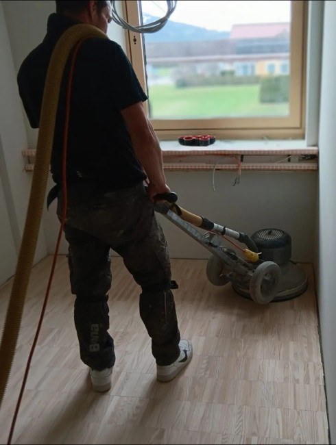 Holzb&ouml;den schleifen