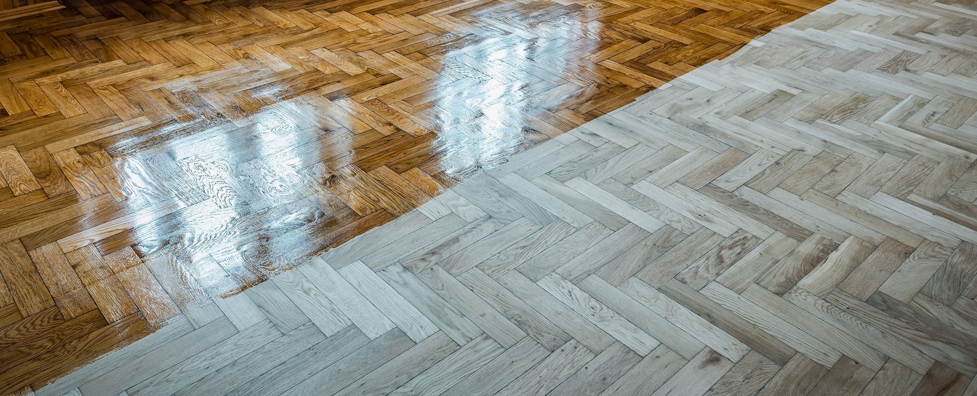 Renovierung, Sanierung, Reparatur, Verlegen von Holzböden © Shutterstock